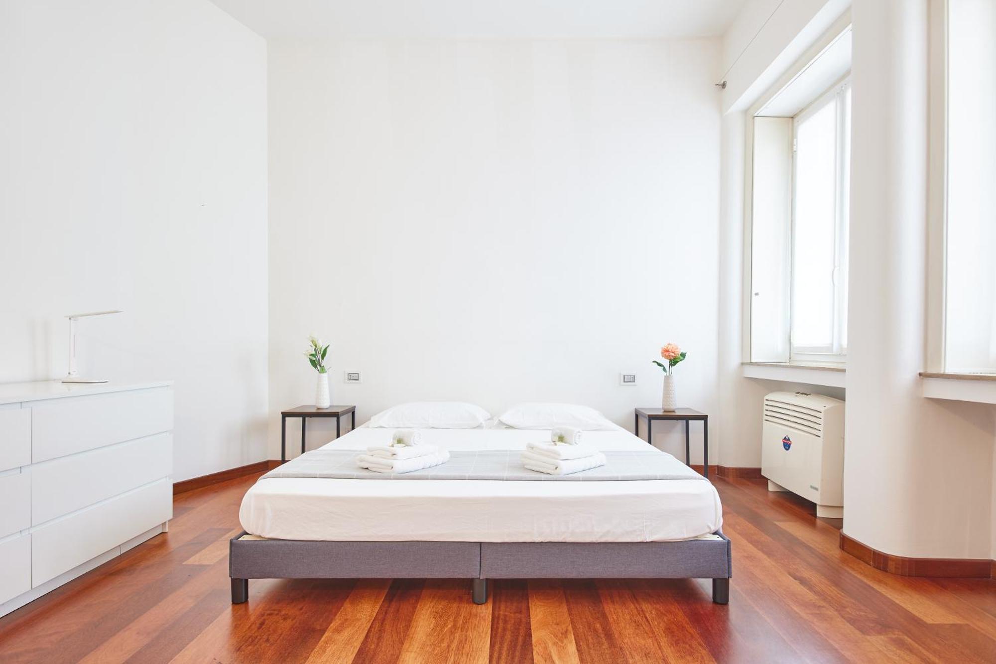 Porta Nuova Lusso 8 Minuti Dal Duomo Apartman Milánó Kültér fotó